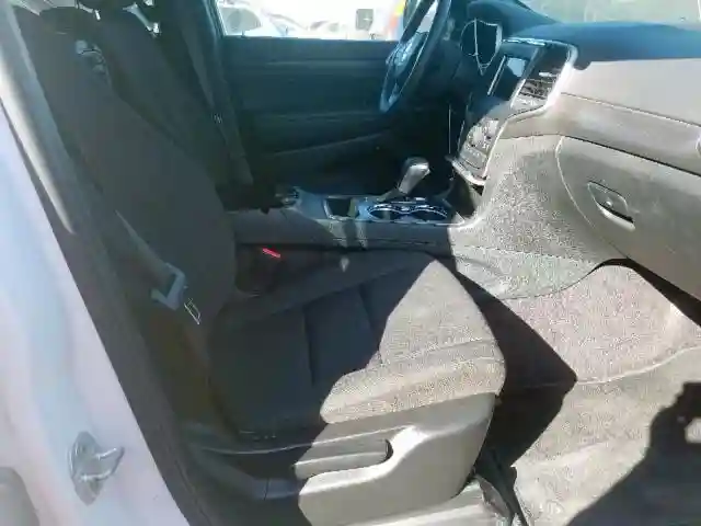 1C4RJFAG9JC263378 2018 JEEP GRAND CHEROKEE LAREDO-4