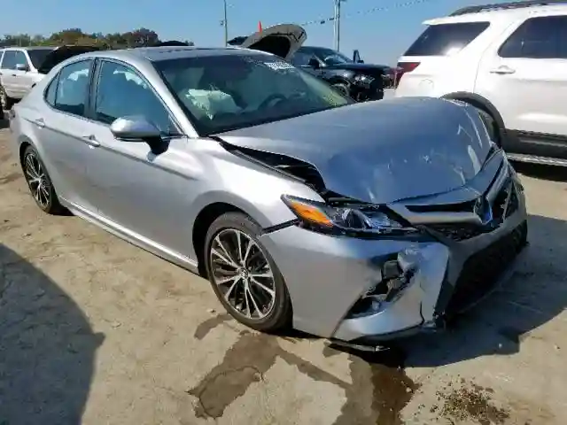 4T1B11HK7JU541697 2018 TOYOTA CAMRY L-0