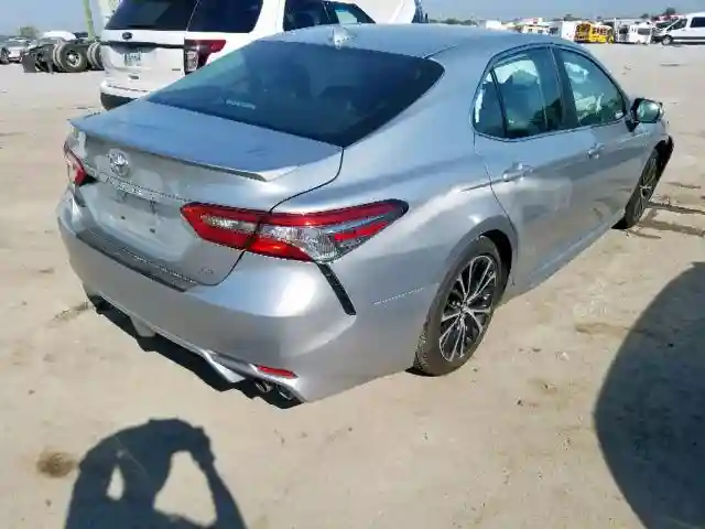 4T1B11HK7JU541697 2018 TOYOTA CAMRY L-3