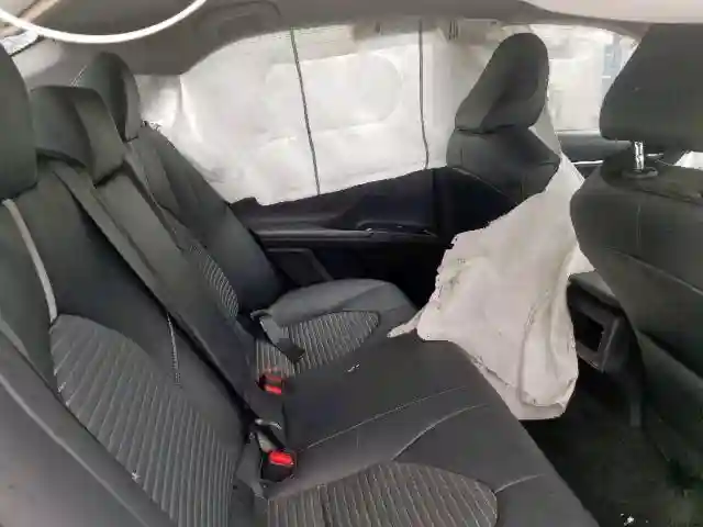 4T1B11HK4KU768010 2019 TOYOTA CAMRY L-4