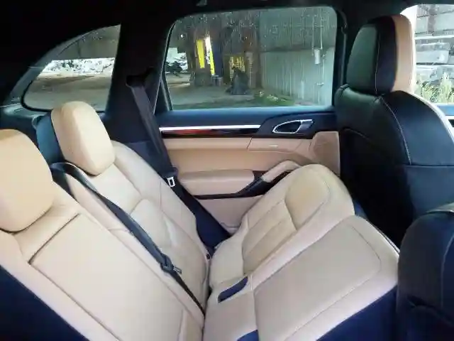 WP1AA2A22JKA07615 2018 PORSCHE CAYENNE-5