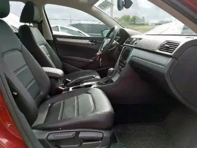 1VWLA7A3XKC000596 2019 VOLKSWAGEN PASSAT WOLFSBURG-4