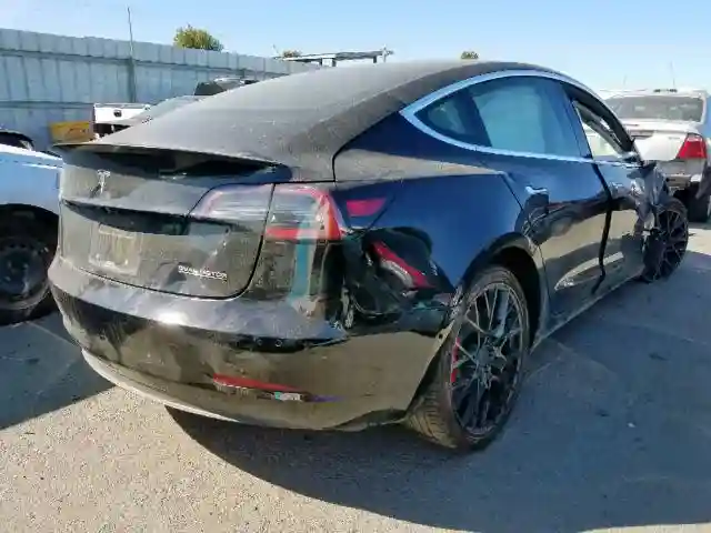 5YJ3E1EBXJF078660 2018 TESLA MODEL 3-3