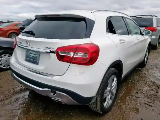 WDCTG4GB7JU000220 2018 MERCEDES-BENZ GLA 250 4MATIC-3