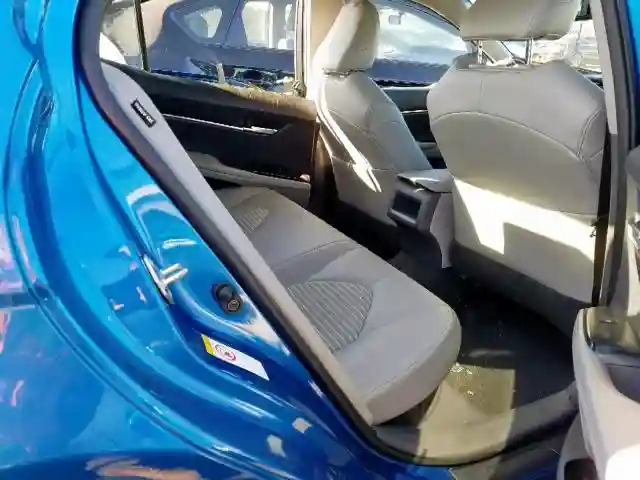 4T1B21HK5JU001651 2018 TOYOTA CAMRY HYBRID-5