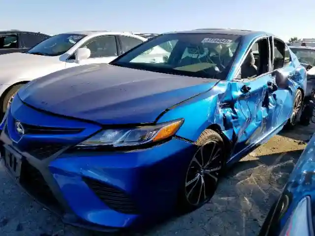 4T1B21HK5JU001651 2018 TOYOTA CAMRY HYBRID-1
