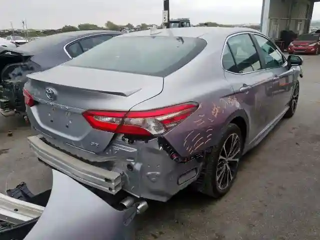 4T1B11HK5KU719933 2019 TOYOTA CAMRY L-3