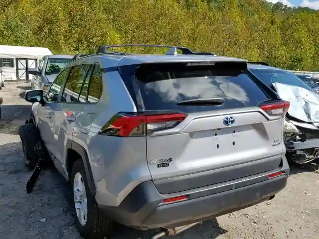 2T3RWRFV4KW016150 2019 TOYOTA RAV4 XLE-2