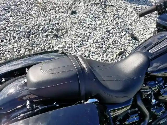 1HD1KTC12JB667273 2018 HARLEY-DAVIDSON FLTRXS ROAD GLIDE SPECIAL-5