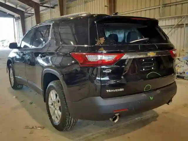 1GNERGKW7KJ228247 2019 CHEVROLET TRAVERSE LT-2