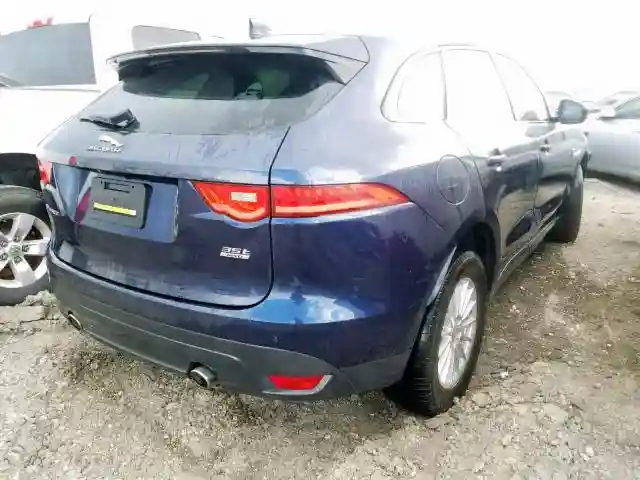 SADCS2BV6HA069605 2017 JAGUAR F-PACE-3