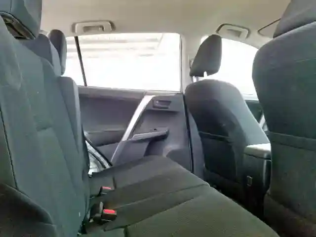 JTMZFREV3JJ191617 2018 TOYOTA RAV4 LE-5