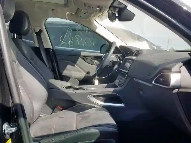 SADCK2GX8KA395682 2019 JAGUAR F-PACE PRESTIGE-4