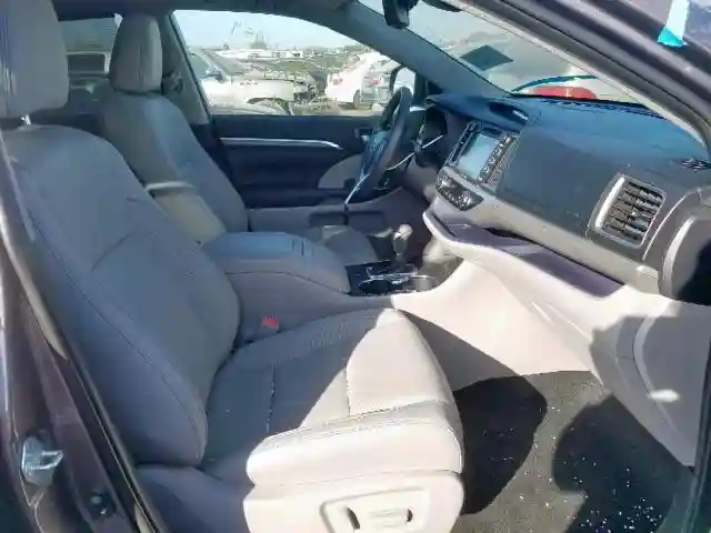5TDDGRFH1KS057810 2019 TOYOTA HIGHLANDER HYBRID LIMITED-4