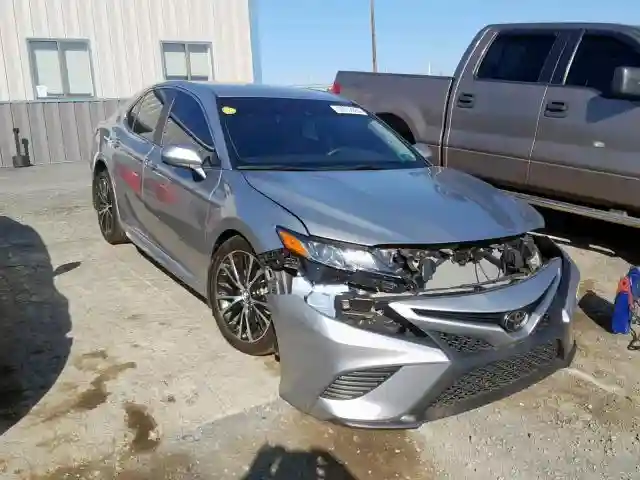 4T1B11HK3JU628836 2018 TOYOTA CAMRY L-0
