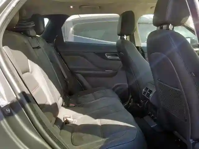 SADCK2GX8KA395682 2019 JAGUAR F-PACE PRESTIGE-5