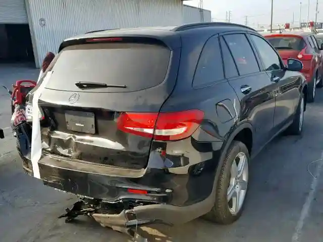 WDC0G4JB0JV072429 2018 MERCEDES-BENZ GLC 300-3