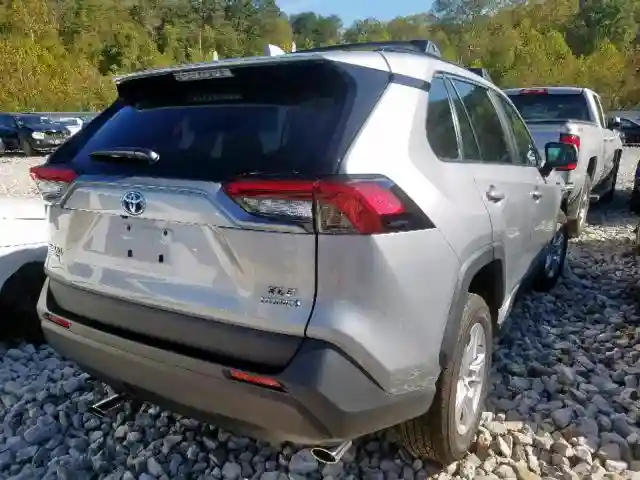 2T3RWRFV4KW016150 2019 TOYOTA RAV4 XLE-3