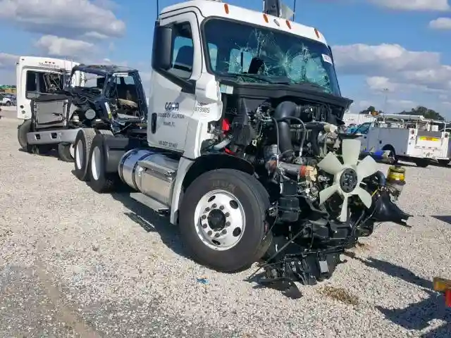 3AKJHLDRXKSKY3643 2019 FREIGHTLINER CASCADIA 126-0