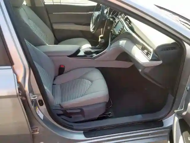 4T1B11HK5JU644469 2018 TOYOTA CAMRY L-4