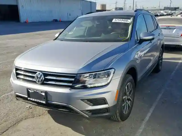 3VV3B7AX1KM196608 2019 VOLKSWAGEN TIGUAN SE-1