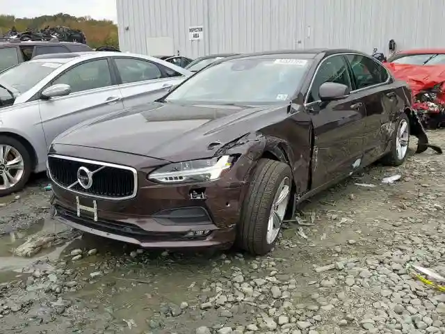 LVY982MK1JP027197 2018 VOLVO S90 T5 MOMENTUM-1