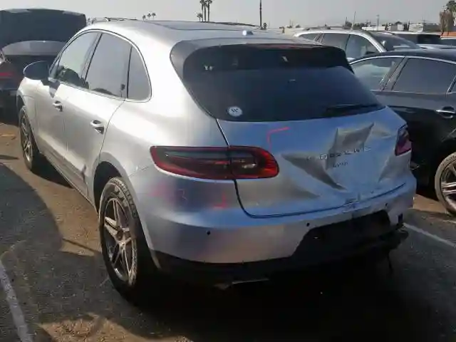 WP1AA2A56JLB02764 2018 PORSCHE MACAN-2