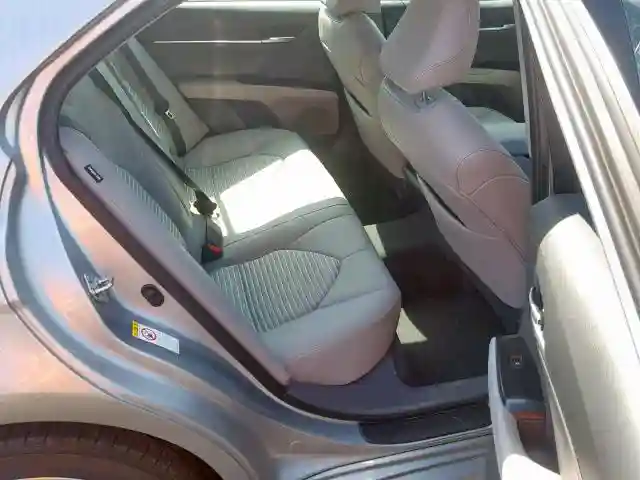 4T1B11HK5JU644469 2018 TOYOTA CAMRY L-5