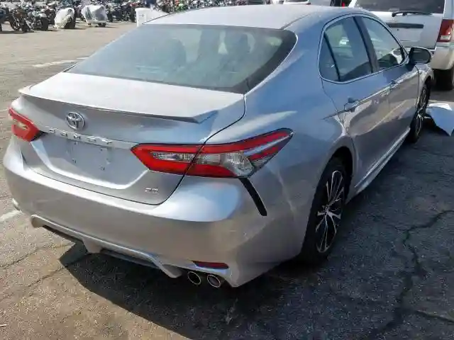 4T1B11HK5JU644469 2018 TOYOTA CAMRY L-3