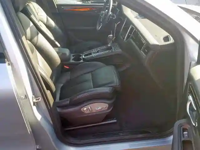 WP1AA2A56JLB02764 2018 PORSCHE MACAN-4
