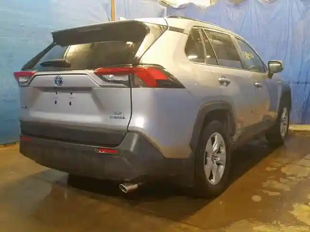 JTMMWRFV6KD015203 2019 TOYOTA RAV4 LE-3