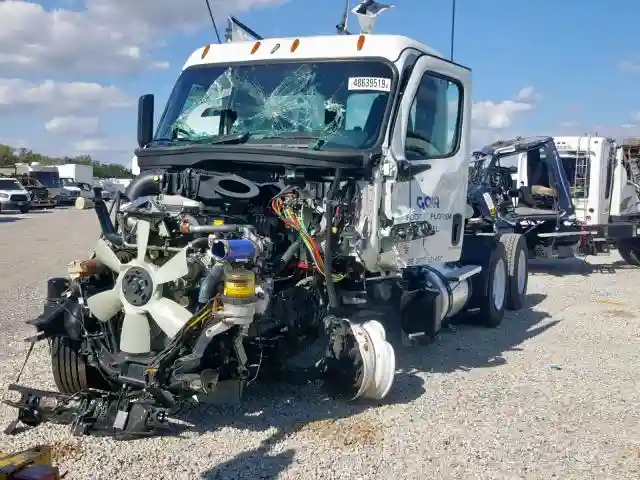 3AKJHLDRXKSKY3643 2019 FREIGHTLINER CASCADIA 126-1