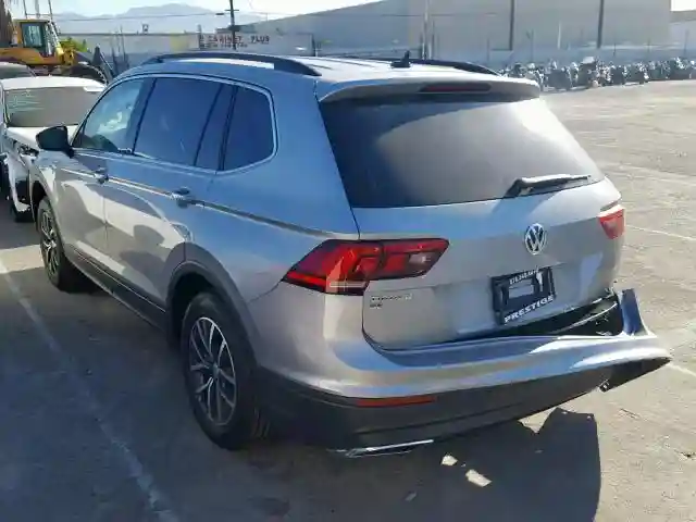 3VV3B7AX1KM196608 2019 VOLKSWAGEN TIGUAN SE-2