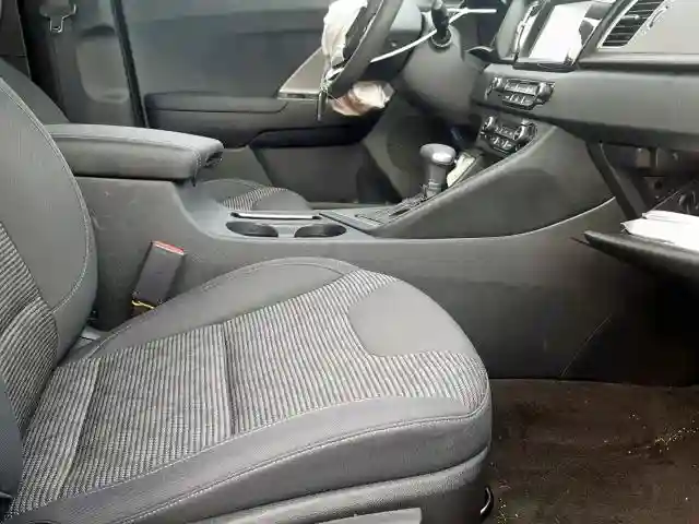 KNDCB3LC5K5302985 2019 KIA NIRO FE-4
