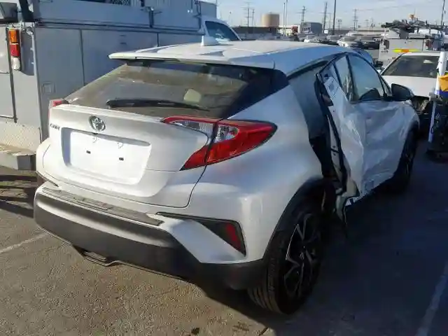 JTNKHMBX9K1045417 2019 TOYOTA C-HR XLE-3