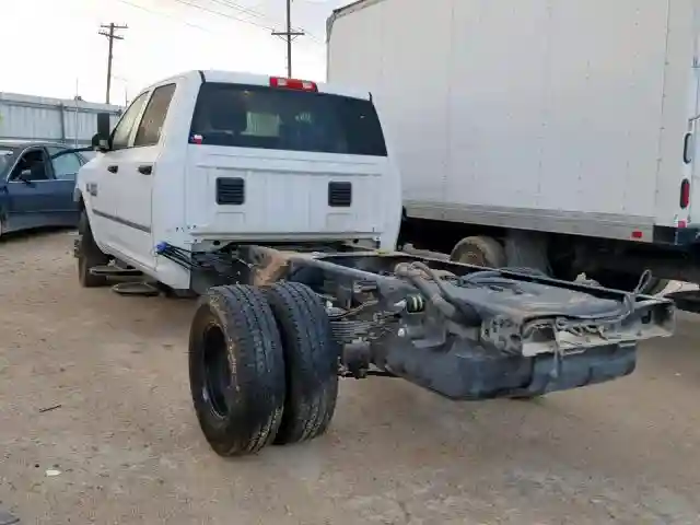 3C7WRTCL3HG567739 2017 RAM 3500-2