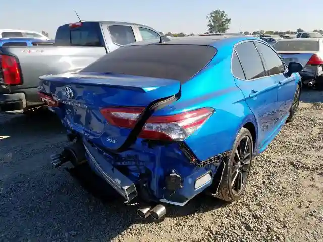 4T1B61HK8JU117740 2018 TOYOTA CAMRY XSE-3