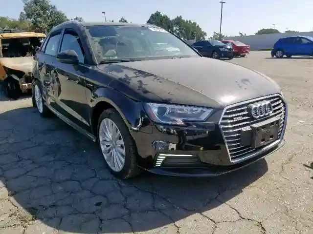 WAUUPBFF7JA091863 2018 AUDI A3 E-TRON PREMIUM-0