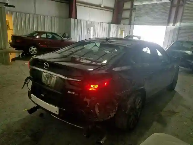 JM1GL1TY2J1316279 2018 MAZDA 6 GRAND TOURING-3