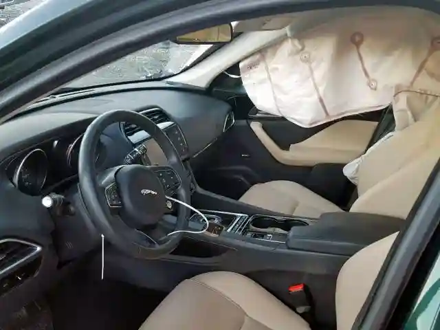 SADCAJ2BV6HA08669 2017 JAGUAR F-PACE PRE-4