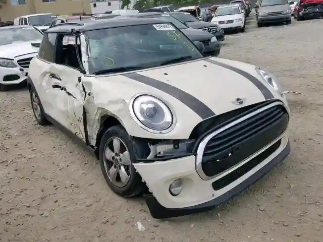 WMWXP5C57J2G62663 2018 MINI COOPER-0