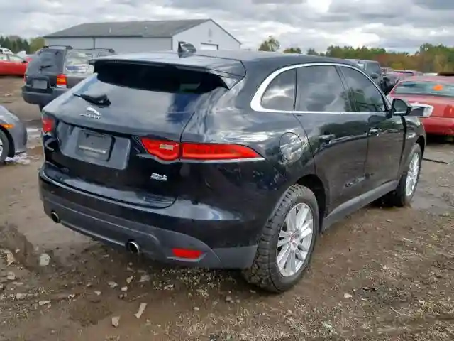 SADCK23V8HA064857 2017 JAGUAR F-PACE PRE-3