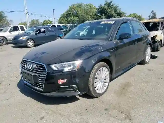 WAUUPBFF7JA091863 2018 AUDI A3 E-TRON PREMIUM-1