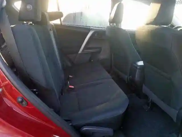 2T3BFREV9JW704355 2018 TOYOTA RAV4 LE-5