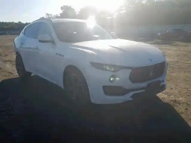 ZN661XUS2HX257822 2017 MASERATI LEVANTE SPORT-0