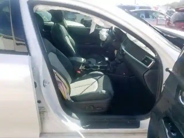5XXGU4L17KG332470 2019 KIA OPTIMA EX-4
