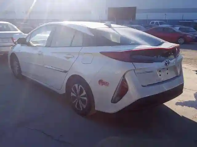 JTDKARFP0J3088384 2018 TOYOTA PRIUS PRIME-2