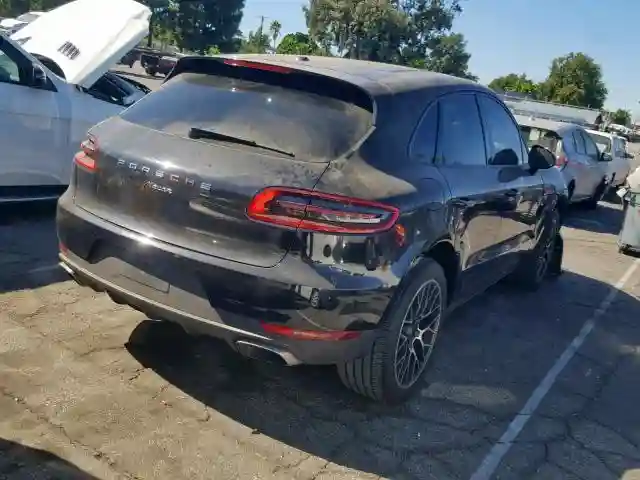 WP1AA2A5XHLB08643 2017 PORSCHE MACAN-3