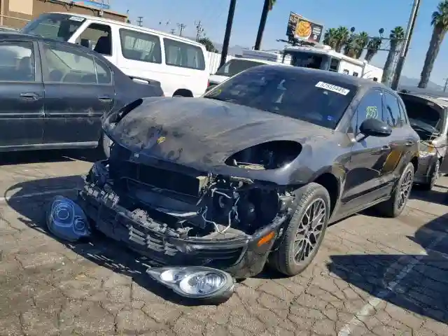 WP1AA2A5XHLB08643 2017 PORSCHE MACAN-1