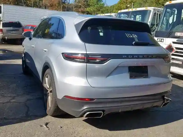 WP1AA2AY9KDA13003 2019 PORSCHE CAYENNE-2